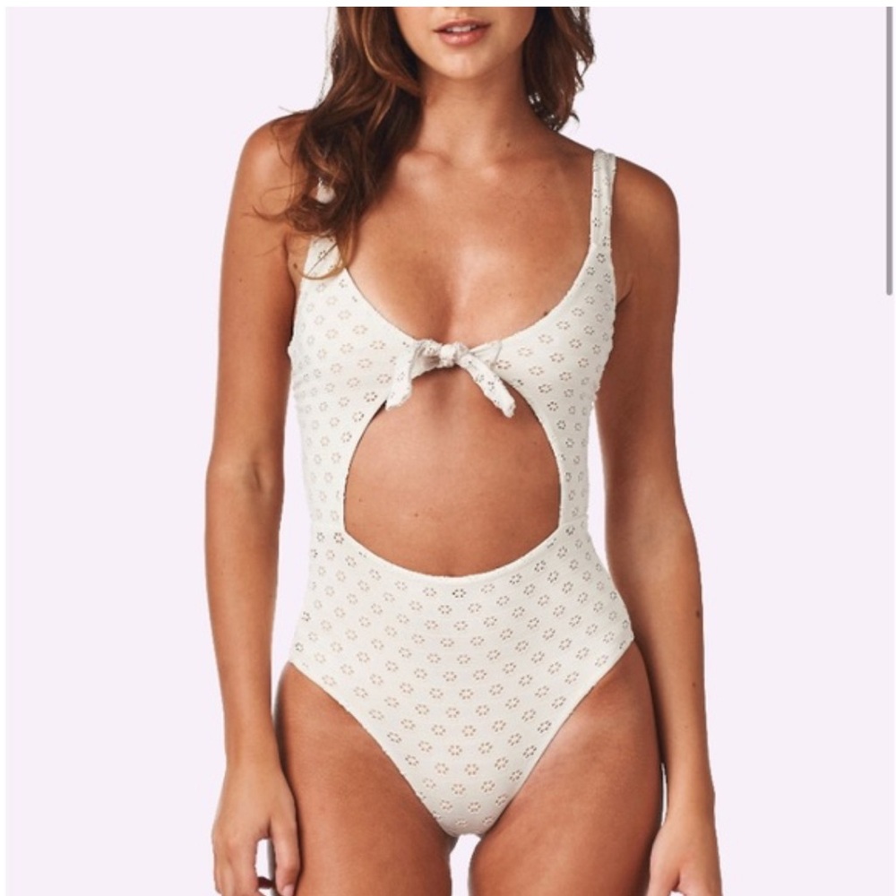 Amuse Society Cream Cutout eyelet One-Piece Swimsuit XS